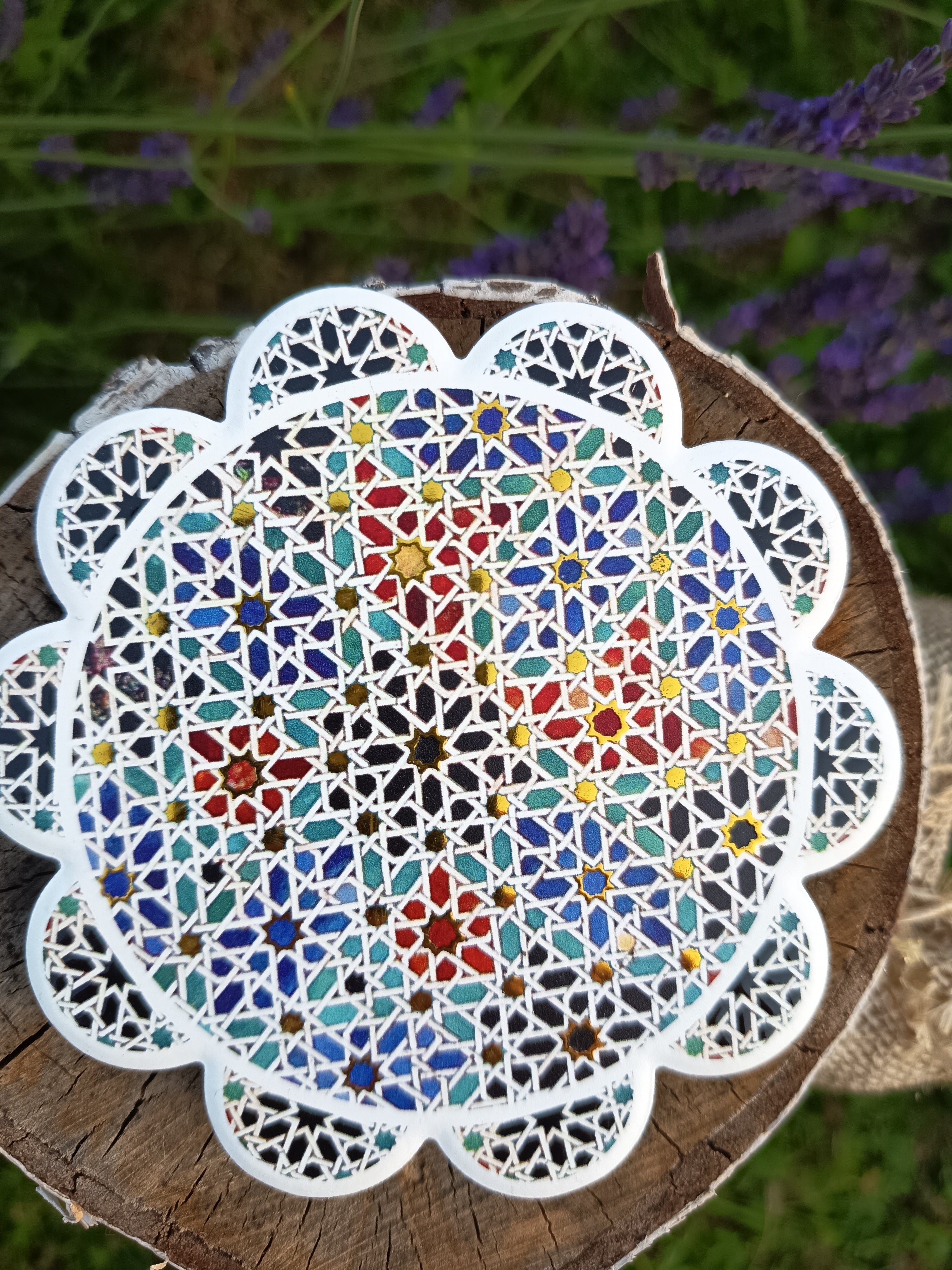 Ceramiczna podkładka w kształcie kwiatu z Maroka